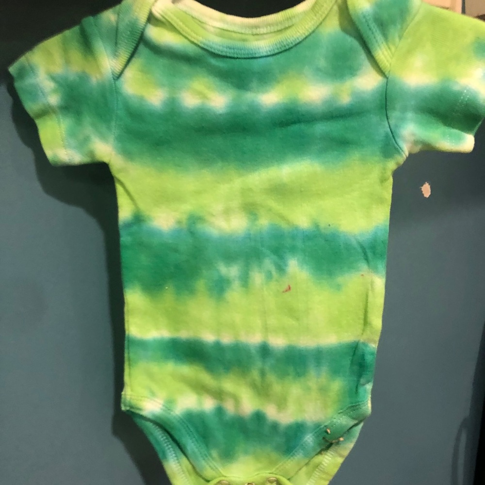 ☘️Hand-Made Tie-Dye Onesie for Baby (1 of a kind)
